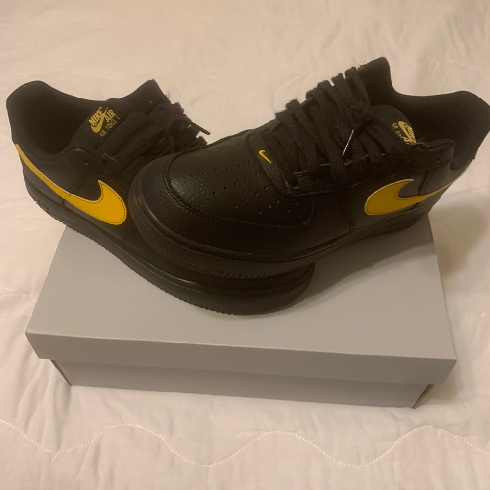 Black & Yellow Nike AF1.